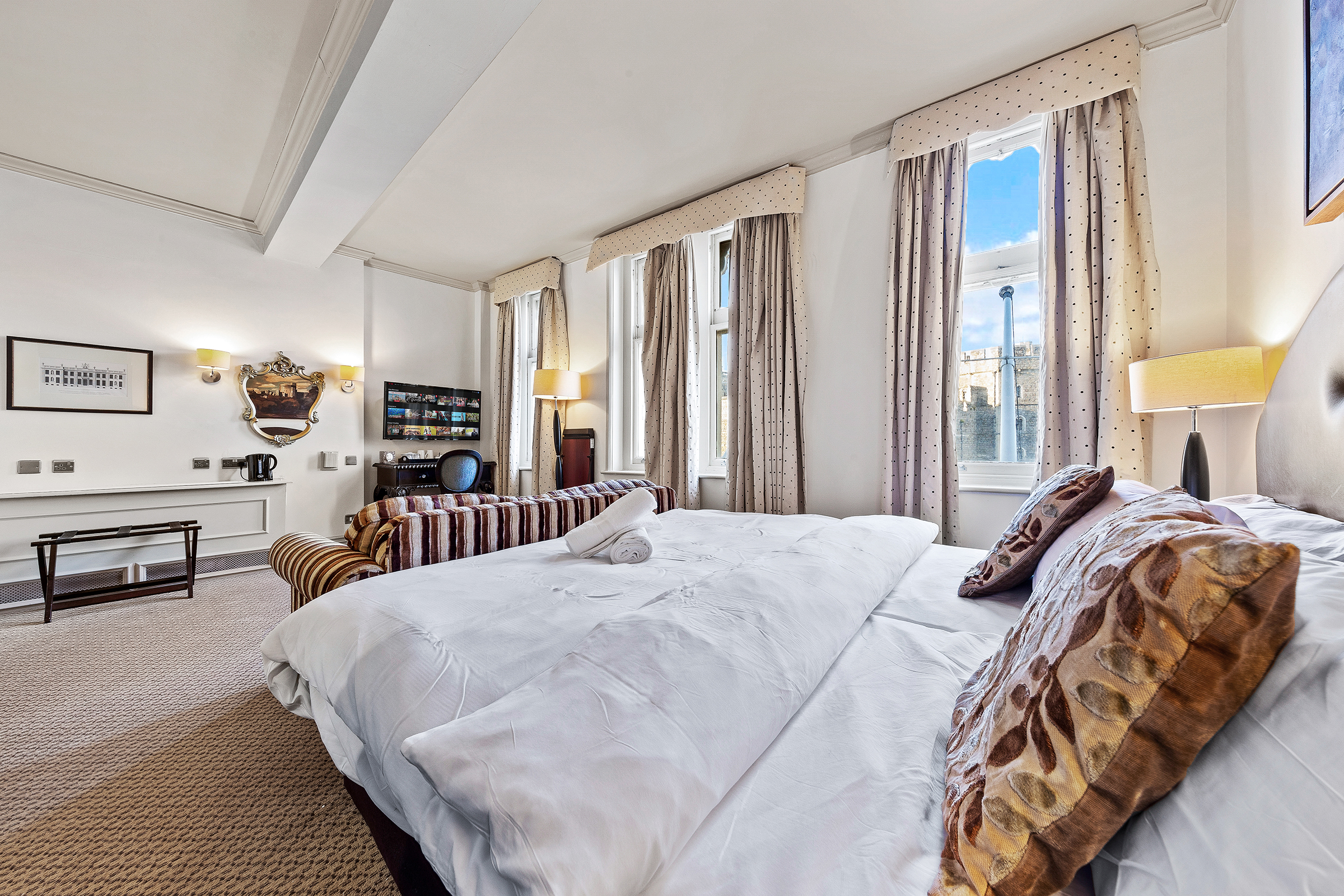 Deluxe room for four | With castle view