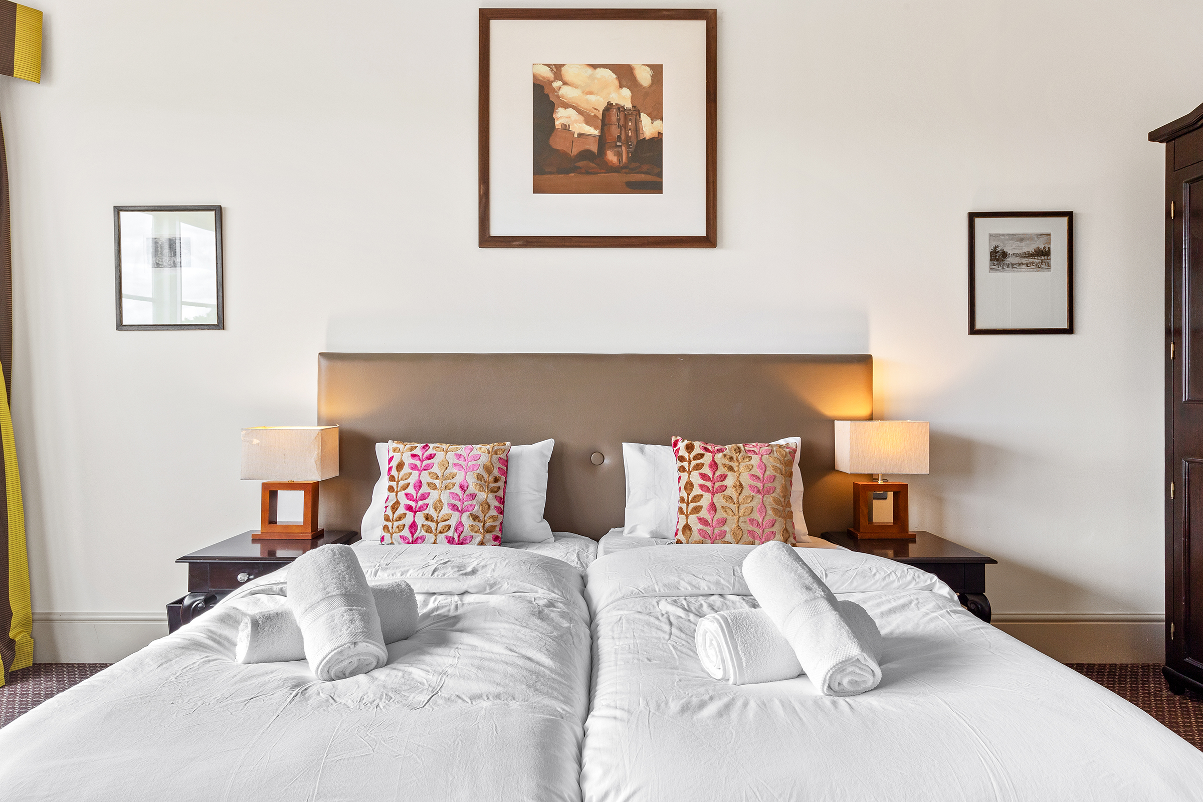 executive-room-for-four_3227