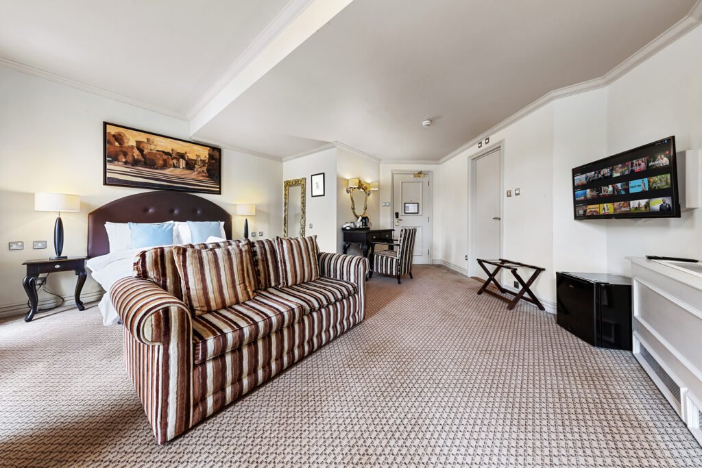 Deluxe Room for Four with Castle View - Harte & Garter Hotel